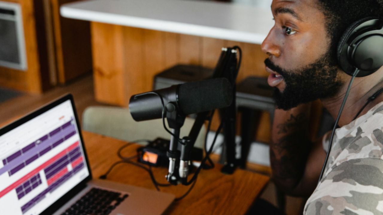 How to Turn Any Blog Post into a Podcast with AIPodify (Step-by-Step Guide)